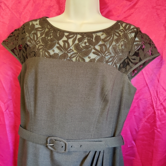 Jones Wear Dress w/ Belt, Sheath Dress, Gray w/ Lace Upper, Size 10 Slit Skirt - Picture 8 of 14